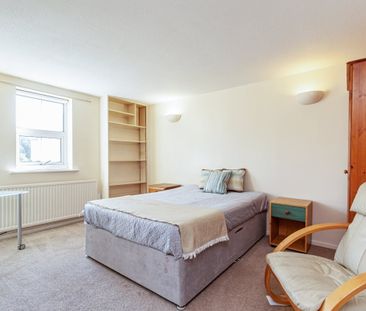 Lime Walk, Headington - Photo 2