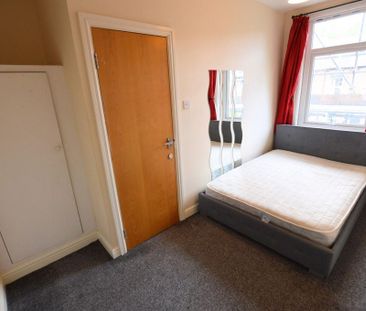 5 bedroom terraced house to rent - Photo 4