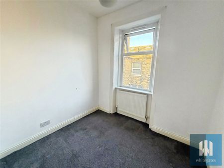 East View, Marsh, Huddersfield, HD1 - Photo 4