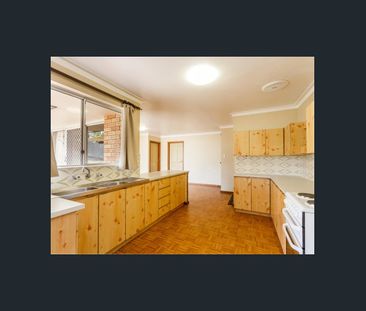 Spacious Split-Level Family Home - Photo 3