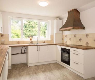 3 bedroom semi-detached house to rent - Photo 6