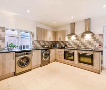 Newly Refurbished Modern Co-Living Houseshare Room 1 - Photo 4