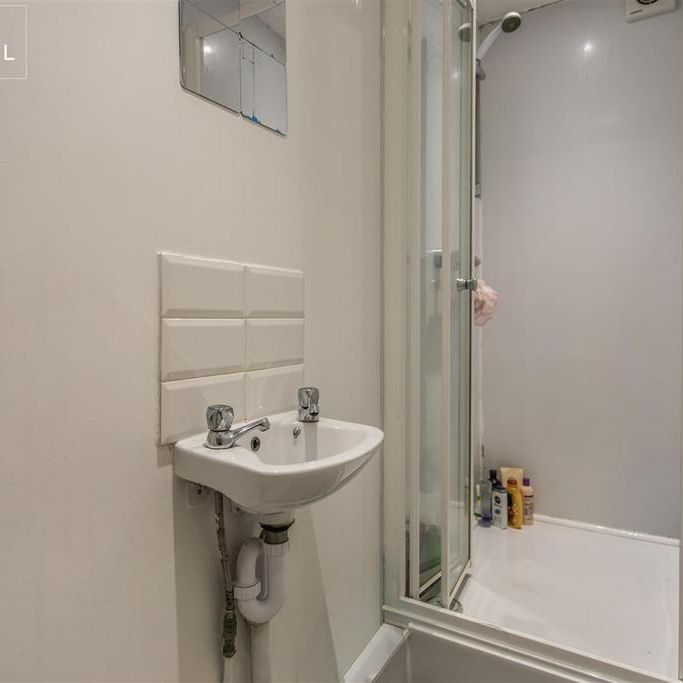 5 bedroom terraced house to rent - Photo 1