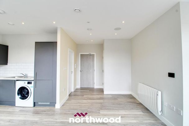 Studio to rent - Photo 1