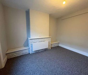 Caledonian Road, Brighton, BN2 - Photo 2