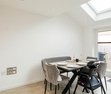 4 bedroom detached house to rent - Photo 3