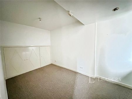 4 bedroom house to rent Cherry Orchard, Kenilworth, CV8 - Photo 4