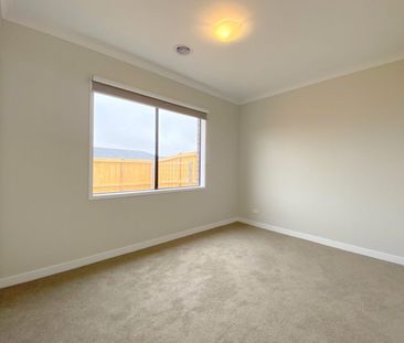 Modern Living at 6 Pinfold Road, Wollert - Photo 3