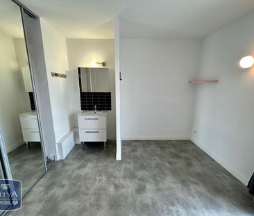 Location Appartement 3 pièces 77m² LILLE 59000 - Photo 5
