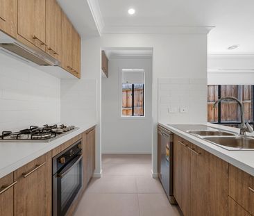 Brand New 4 Bedroom Family Home - Photo 3