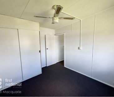 Charming Cottage-Styled Home in a Quiet Street - Photo 2