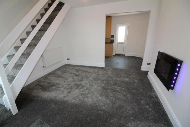 2 bedroom house to rent - Photo 1