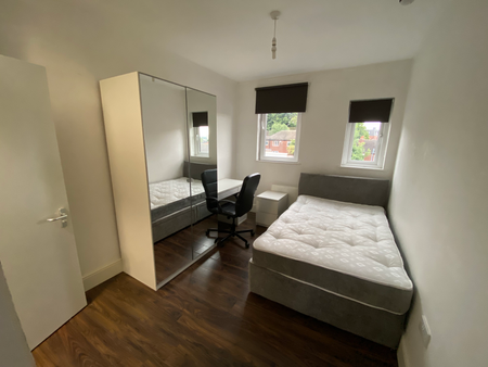 Ground Flat, 27 Kelso Road, LS2 9PR, Leeds - Photo 2