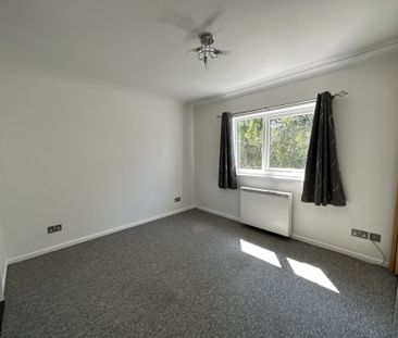 Canford Heath, Thorncombe Close, BH17 9EG, Poole - Photo 5