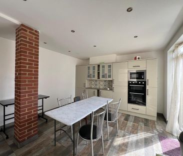 4 bedroom house to rent - Photo 1