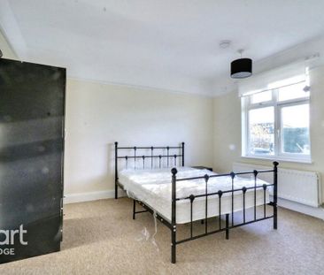 3 bedroom semi-detached bungalow to rent - Photo 5