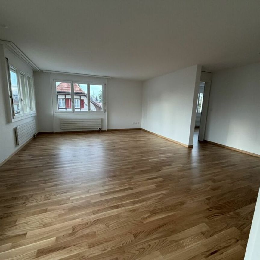 Bright 4.5 room apartment with large balcony - Photo 1