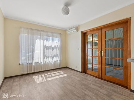 Spacious Family Home in a Convenient Location - Photo 2