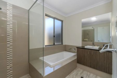 “MODERN FAMILY HOME | 3 BEDROOMS + THEATRE” - Photo 3