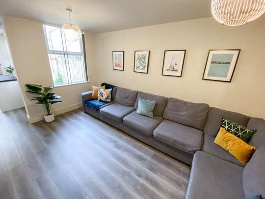 Kelso Road, L6 - Photo 1