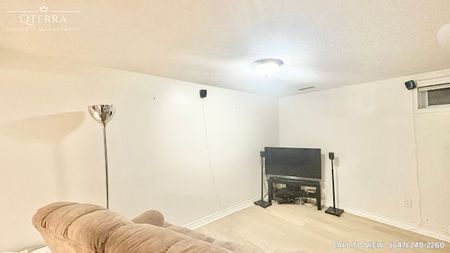 1221 Meadowlands Drive, Parkwood Hills - Fisher glen, Ottawa, ON - Photo 2