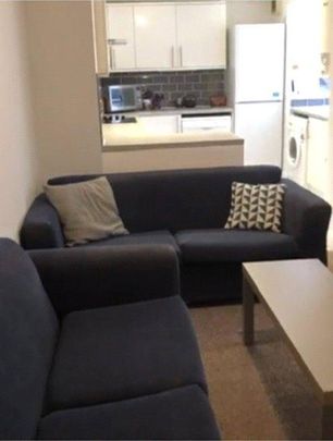 6 bedroom terraced house to rent - Photo 1