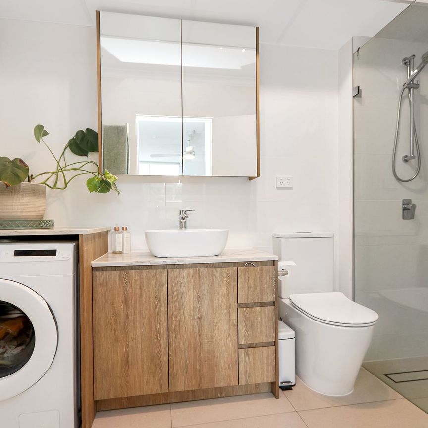 Modern One-Bedroom Apartment in Quiet Location - Photo 1