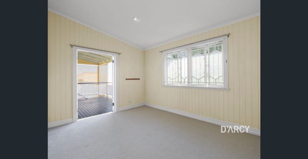 5-Bed Family Entertainer Opposite Ballymore - Photo 1