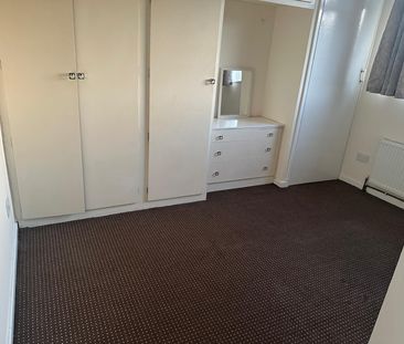 3 bedroom house on Caludon Park, Coventry, CV2 5EH - Photo 3