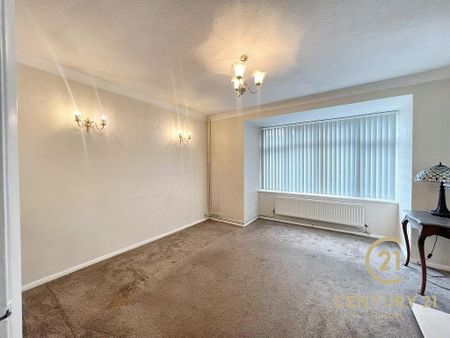 4 bedroom detached house to rent - Photo 2