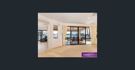 Lovely family home on the canal! - Photo 3