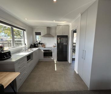 Tasteful on Tamarisk! - Photo 5