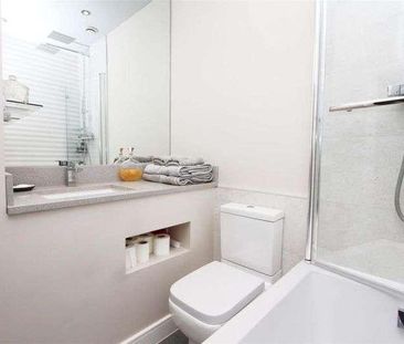 Amberley Way, Uxbridge, UB10 - Photo 2