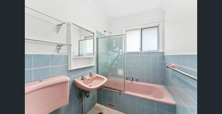 Bright & Fresh In Prime Location - Photo 5