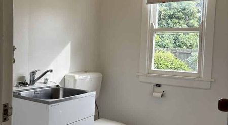 Easy care section to maintain - Photo 5