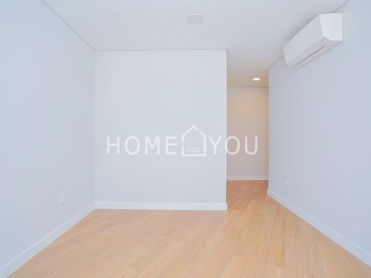 2 room luxury Apartment for rent in Cascais e Estoril, Portugal - Photo 1