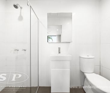 FULLY FURNISHED STUDIO WITH BALCONY - Photo 4