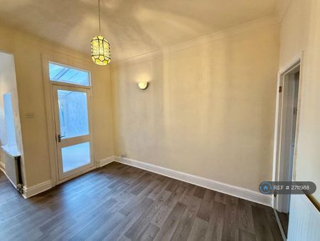 2 bedroom terraced house to rent - Photo 2