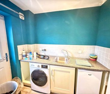 4 bed town house to rent in DH9 - Photo 2