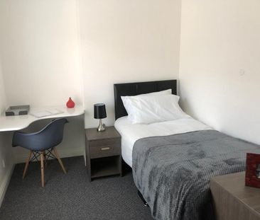 4 bedroom terraced house to rent - Photo 4