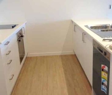 MODERN & STYLISH - Photo 4