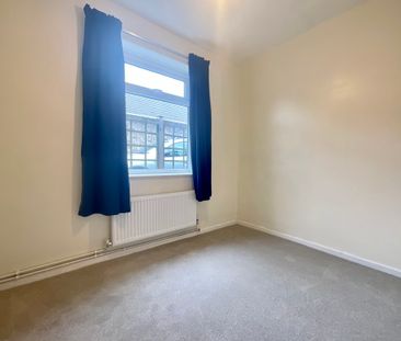 3 bedroom Detached Bungalow to let - Photo 2