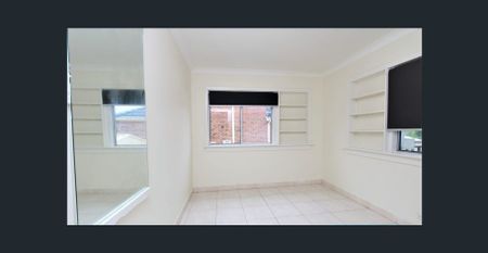 Family Home in Guildford - 4 Bed, 1 Bath - Photo 2