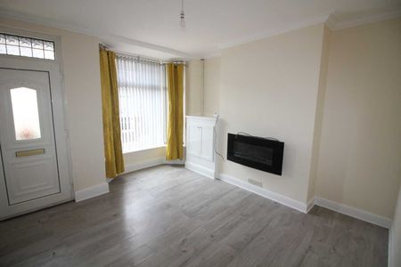 3 bed End of Terrace House - Photo 3