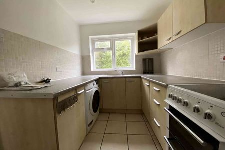 Studio Flat / Apartment - Photo 3