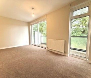 4 bedroom end of terrace house to rent - Photo 3