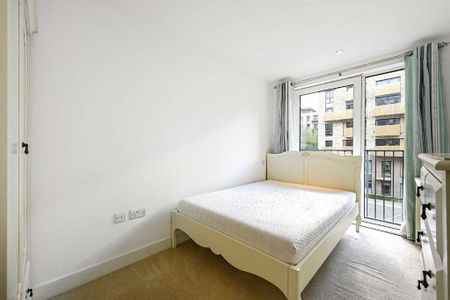 3 bedroom flat to rent - Photo 2