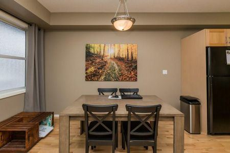 Discover Parkside Court Embrace The Perfect Location In Queen Mary Park. - Photo 4