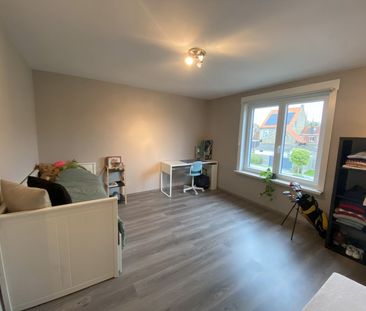 Ruime rijwoning met vier slaapkamers - Photo 2