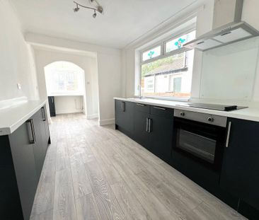 3 bedroom terraced house to rent - Photo 5